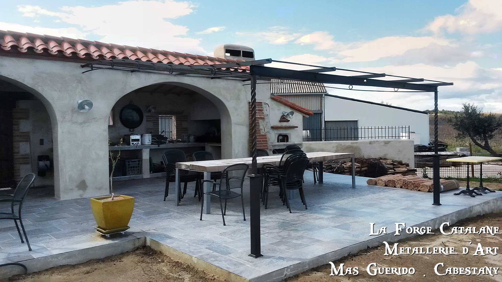 pergola terrasse frise mas becha demi chapeau gendarme fer Forge Catalane Cabestany (5).jpg